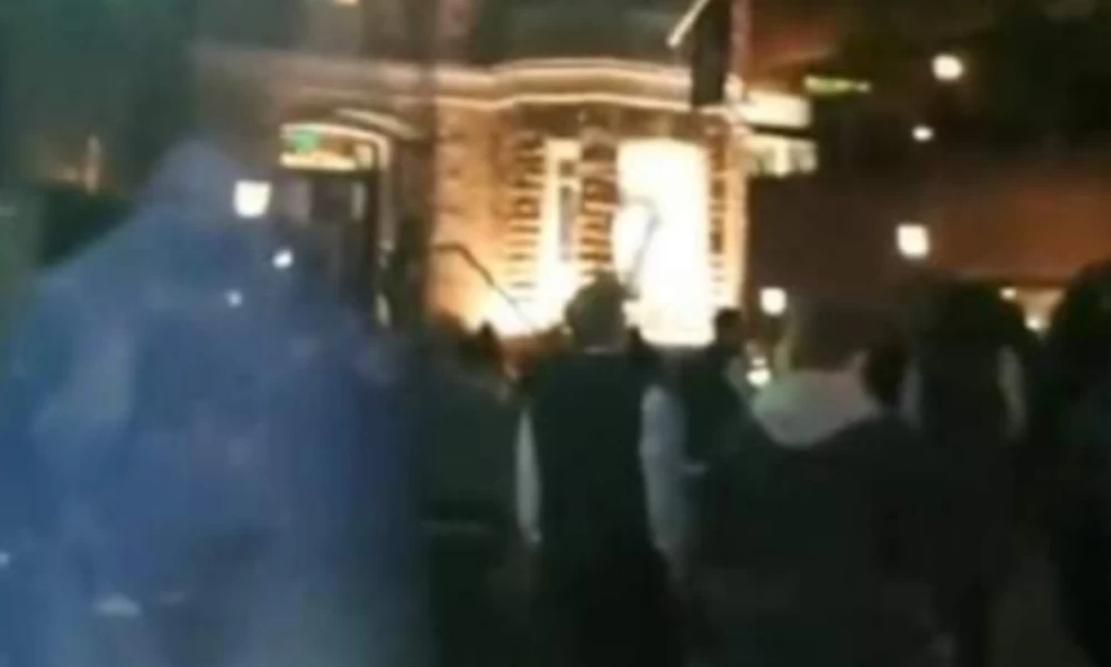 Ουρά και στην Κηφισιά για ένα take away κοκτέιλ χθες βράδυ